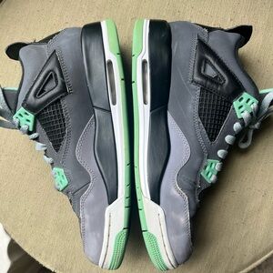 Air Jordan 4 green glow size 6.5Y (men) authenticated